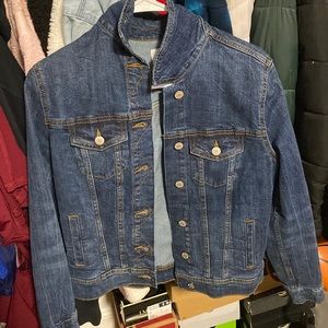 Cute dark washed jean jacket , perfect for the fall